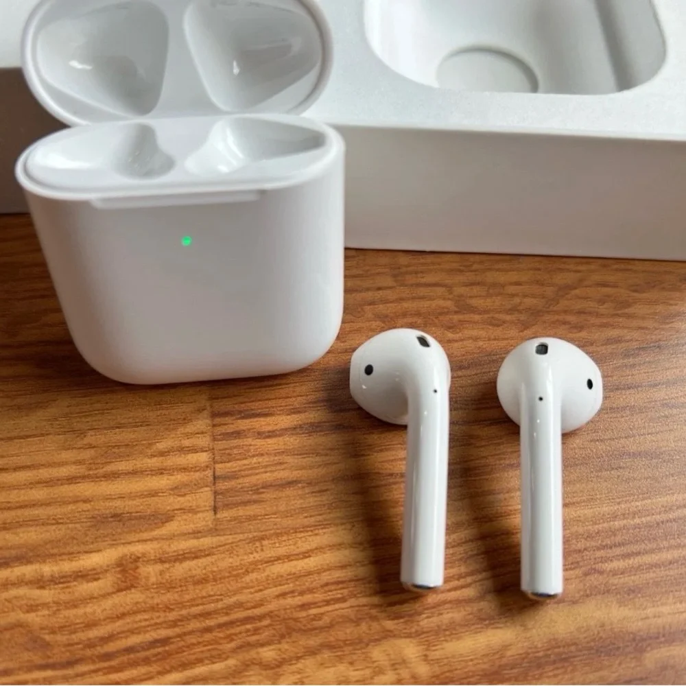 Apple Wireless Earbuds with Charging Case - White